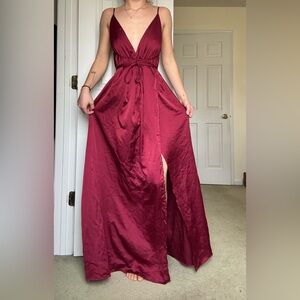 Cute strappy maxi dress !